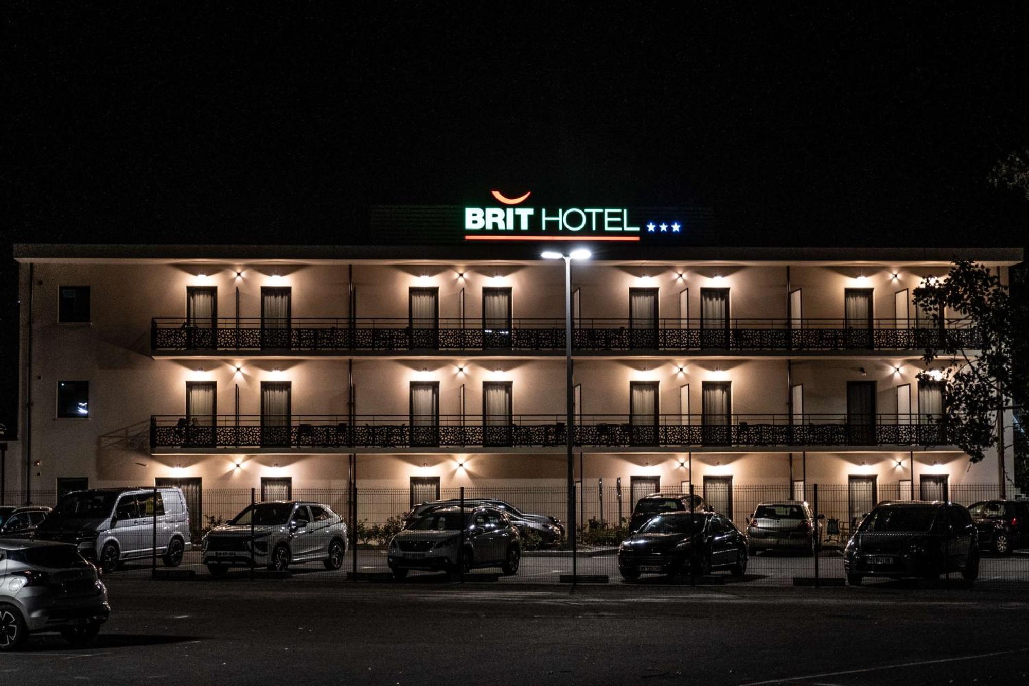 Brit Hotel Privilege Фижак Екстериор снимка